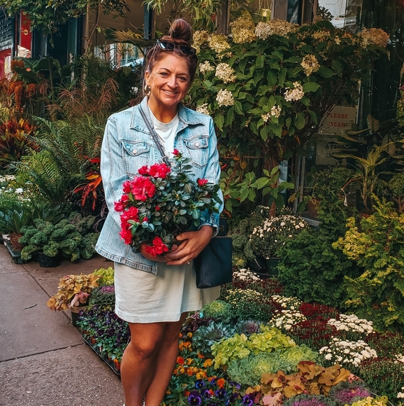 Hi, I'm Shannon 🤎 - Picture 4 of 5